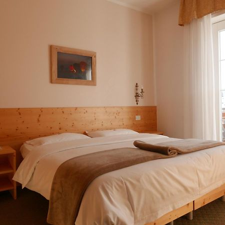 Hotel Paradiso อาเซียโก ภายนอก รูปภาพ