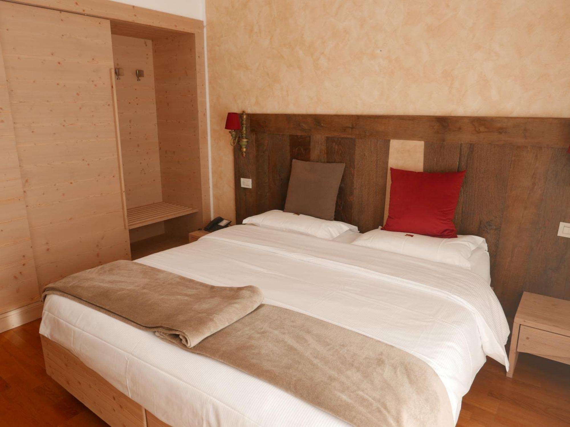 Hotel Paradiso อาเซียโก ภายนอก รูปภาพ
